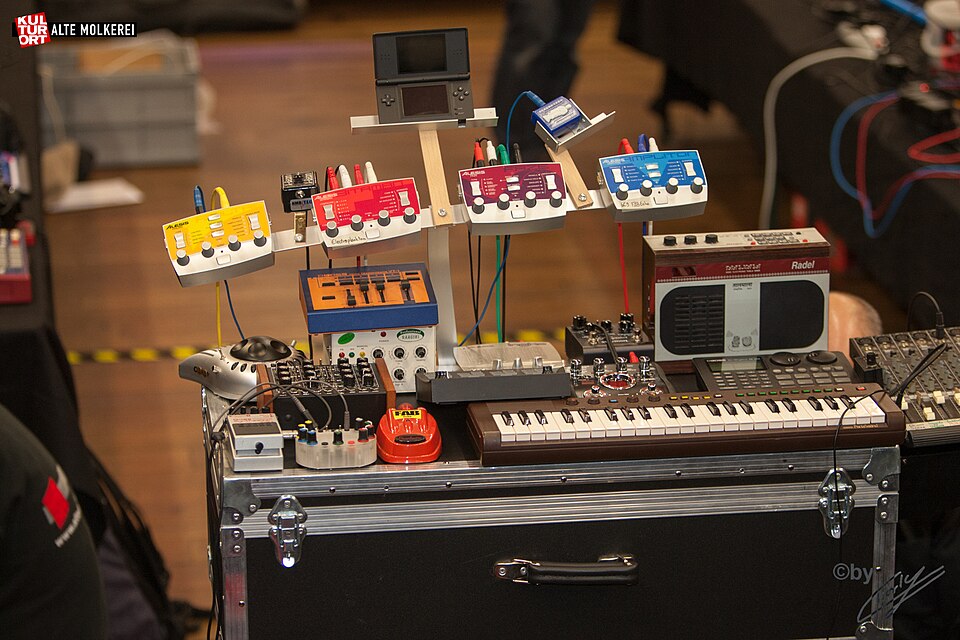 Procesador de Voz TC-Helicon VoiceLive Play con Efectos de Delay